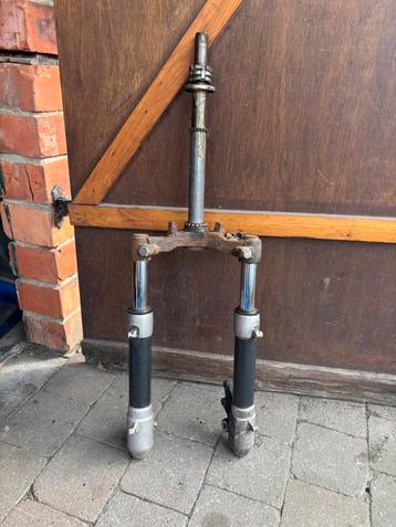 Yamaha Aerox voorvork / fourche na 2003 beschikbaar voor biedingen