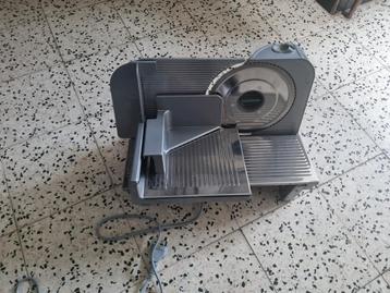 Snijmachine  beschikbaar voor biedingen