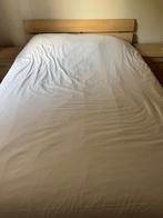 Bed, Huis en Inrichting, Slaapkamer | Bedden, Ophalen, 140 cm, Zo goed als nieuw, Twijfelaar