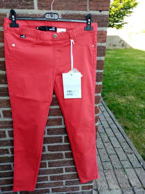 Dames broek Love Moschino Mt30, Kleding | Dames, Broeken en Pantalons, Nieuw, Maat 38/40 (M), Rood, Ophalen of Verzenden