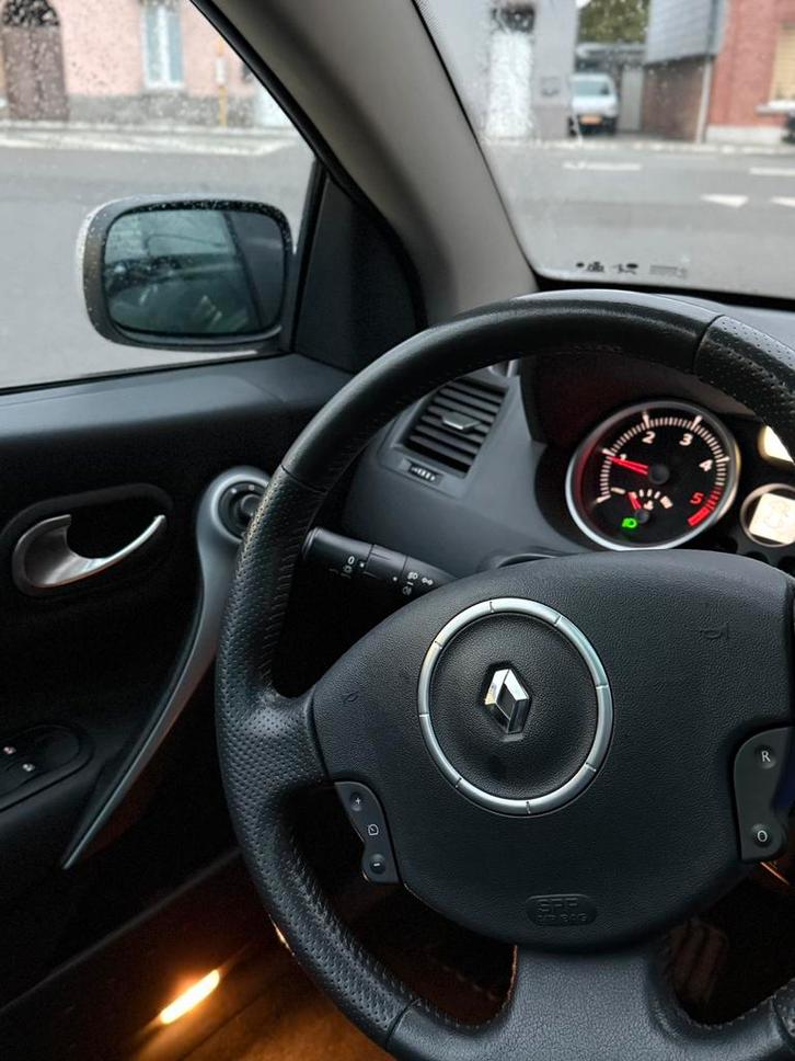 Megane 2 1.5dci cabrio 2008 full options, Auto's, Renault, Particulier, Mégane, ABS, Adaptive Cruise Control, Airbags, Airconditioning