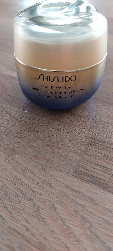 SHISEIDO CREME LIFT FERMETE A SAISIR !, Bijoux, Sacs & Beauté, Beauté | Soins du visage, Neuf, Soins, Tout le visage, Enlèvement