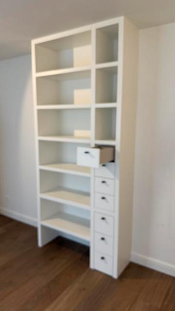 Wandkast met laden beschikbaar voor biedingen