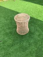 Rieten bijzettafeltje, Huis en Inrichting, Overige materialen, Gebruikt, Rond, Landelijk