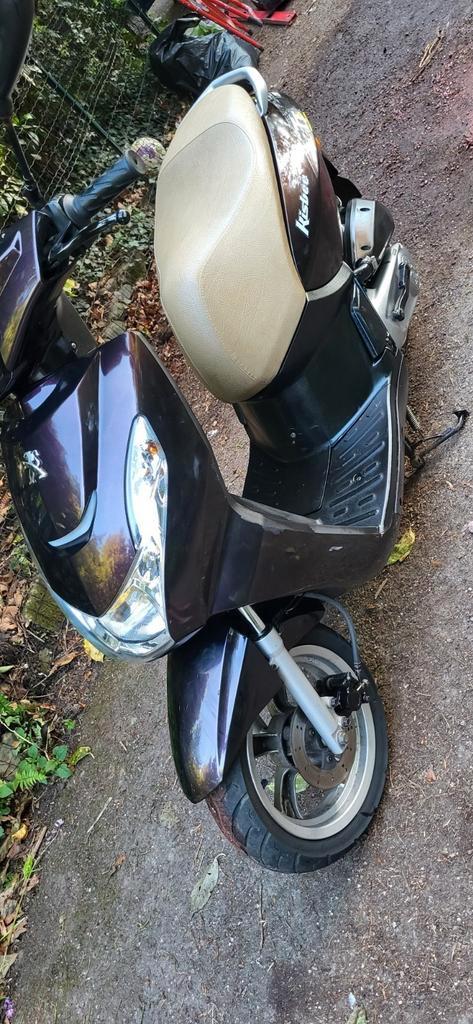 Peugeot Kisbee 4t injection 2019, Fietsen en Brommers, Scooters | Peugeot, Zo goed als nieuw, Ophalen