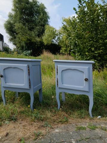 2 Massief Eiken  Nachtkastjes. beschikbaar voor biedingen