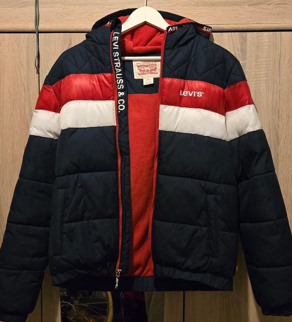 Veste levi's, Ophalen