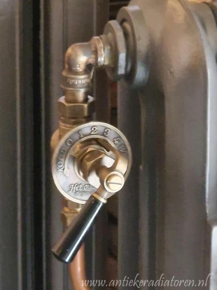 Rechte radiatorkraan met hendel - antieke radiatoren, Doe-het-zelf en Bouw, Verwarming en Radiatoren, Nieuw, Overige typen, 800 watt of meer