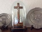 kruisbeeld onder glazen stolp, Ophalen of Verzenden