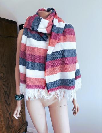 Brede Grote Sjaal met Strepen & Franjes–Heerlijk Zacht &Warm beschikbaar voor biedingen