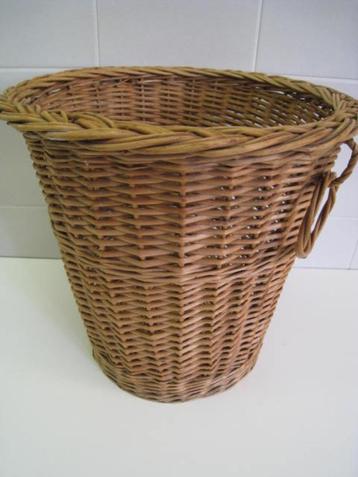 Rieten mand of vuilbakje, H 30cm, in perfekte staat !! beschikbaar voor biedingen