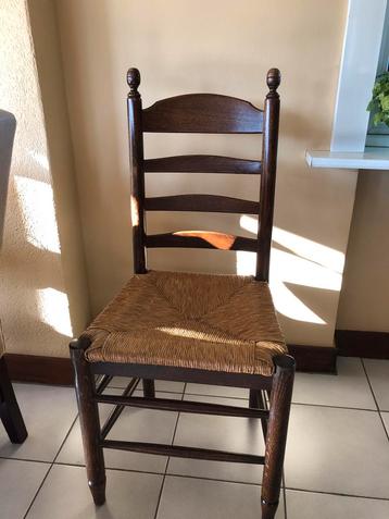 eiken stoelen beschikbaar voor biedingen