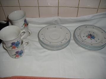 koffieservies met korenbloemen beschikbaar voor biedingen