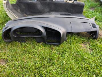 Bmw e36 sedan onderdelen  beschikbaar voor biedingen