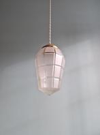 Art Deco hanglamp in gefacetteerd gesatineerd glas, 1920-30, Ophalen of Verzenden