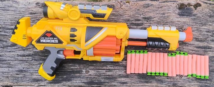 2 Speelgoedgeweren : Super Heroes en Xshot, Kinderen en Baby's, Speelgoed | Buiten | Actiespeelgoed, Zo goed als nieuw, Verzenden