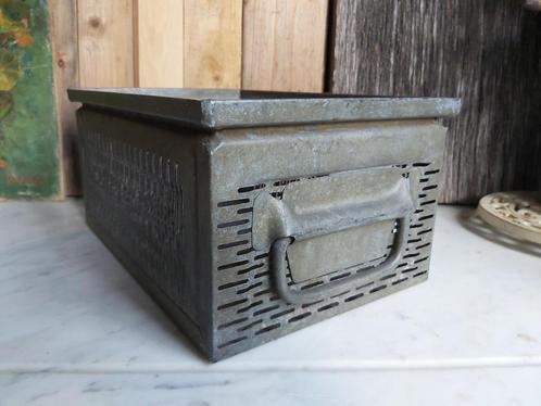Leuk vintage industriele metalen bak, Antiek en Kunst, Curiosa en Brocante, Ophalen of Verzenden