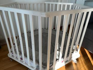 Babypark - tweedehands, met deken - 20 euro beschikbaar voor biedingen
