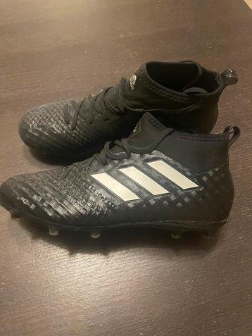 Voetbal schoenen maat 38 beschikbaar voor biedingen