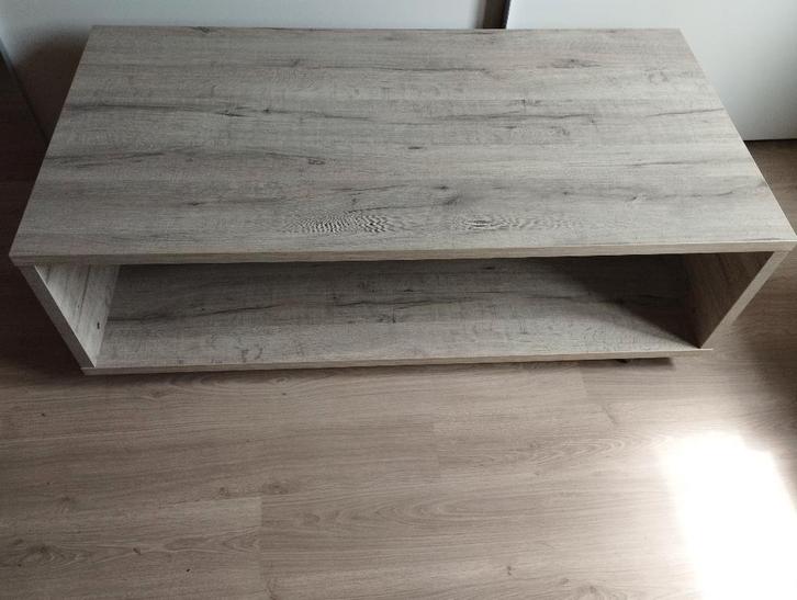 Lage (salon)tafel op wieltjes, Huis en Inrichting, Tafels | Salontafels, Zo goed als nieuw, Minder dan 50 cm, 50 tot 100 cm, 100 tot 150 cm