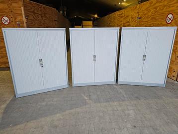 Serie roldeurkasten 150cm hoog beschikbaar voor biedingen