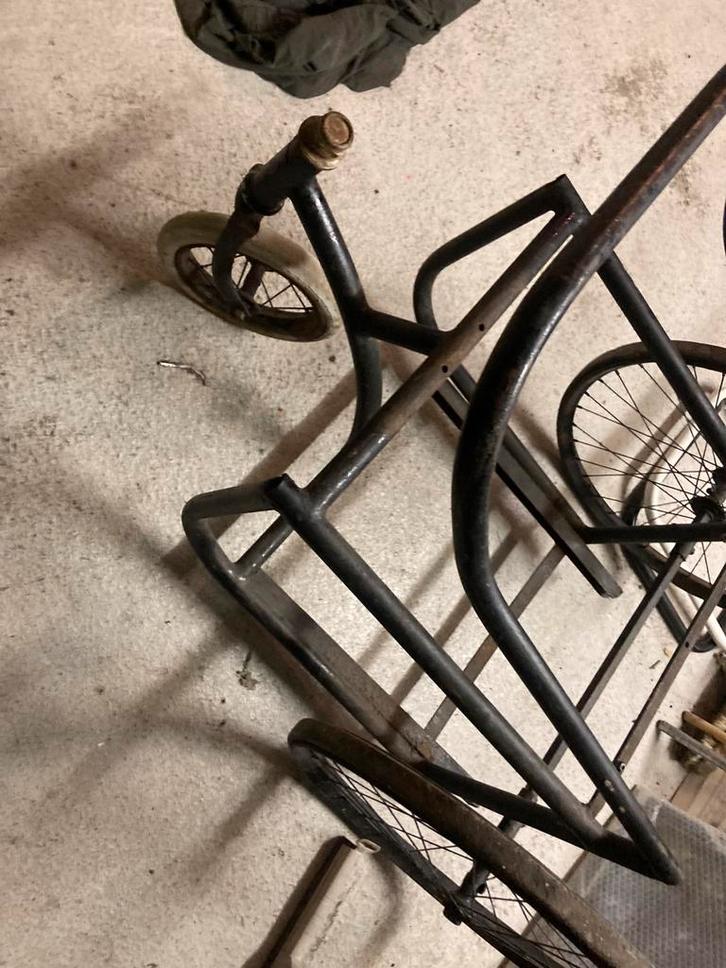 Zeer oude rolstoel, rolstoel, Antiek en Kunst, Antiek | Overige Antiek, Ophalen