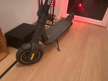 VASTE PRIJS - Ninebot MAX G2E **Slechts 900KM** beschikbaar voor biedingen