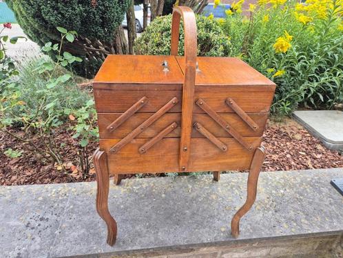 Prachtig vintage houten naaikastje, Antiek en Kunst, Antiek | Meubels | Kasten, Ophalen