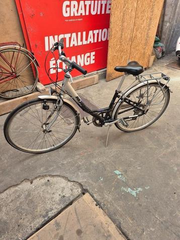 Damesfiets  beschikbaar voor biedingen