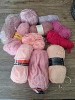 Diverse roze/paarse wol (resten + nieuw), Ophalen, Zo goed als nieuw, Wol of Garen