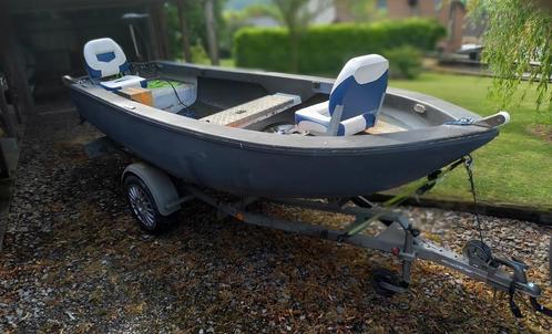 barque moteur, Watersport en Boten, Vis- en Consoleboten, Gebruikt, 3 tot 6 meter, Benzine, Buitenboordmotor, Polyester, Ophalen
