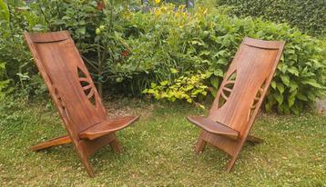 Gesneden houten stoelen in Afrikaanse stijl  beschikbaar voor biedingen