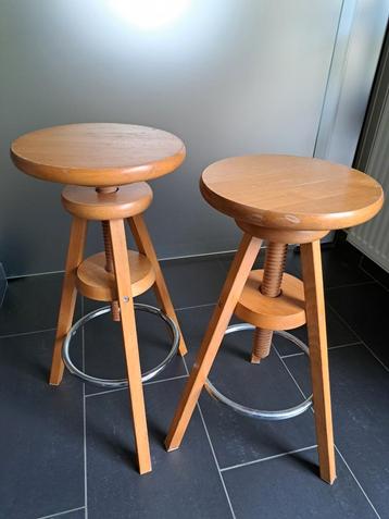 2 tabourets de bar en bois et métal réglables  beschikbaar voor biedingen