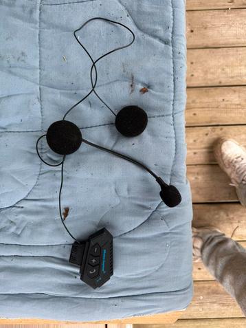 Bluetooth voor in brommerhelm beschikbaar voor biedingen