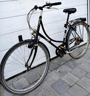 vélo de ville style Hollandis  en bon état beschikbaar voor biedingen