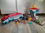 Paw Patrol: lot figurines, véhicules, base et parure lit, Ophalen, Gebruikt