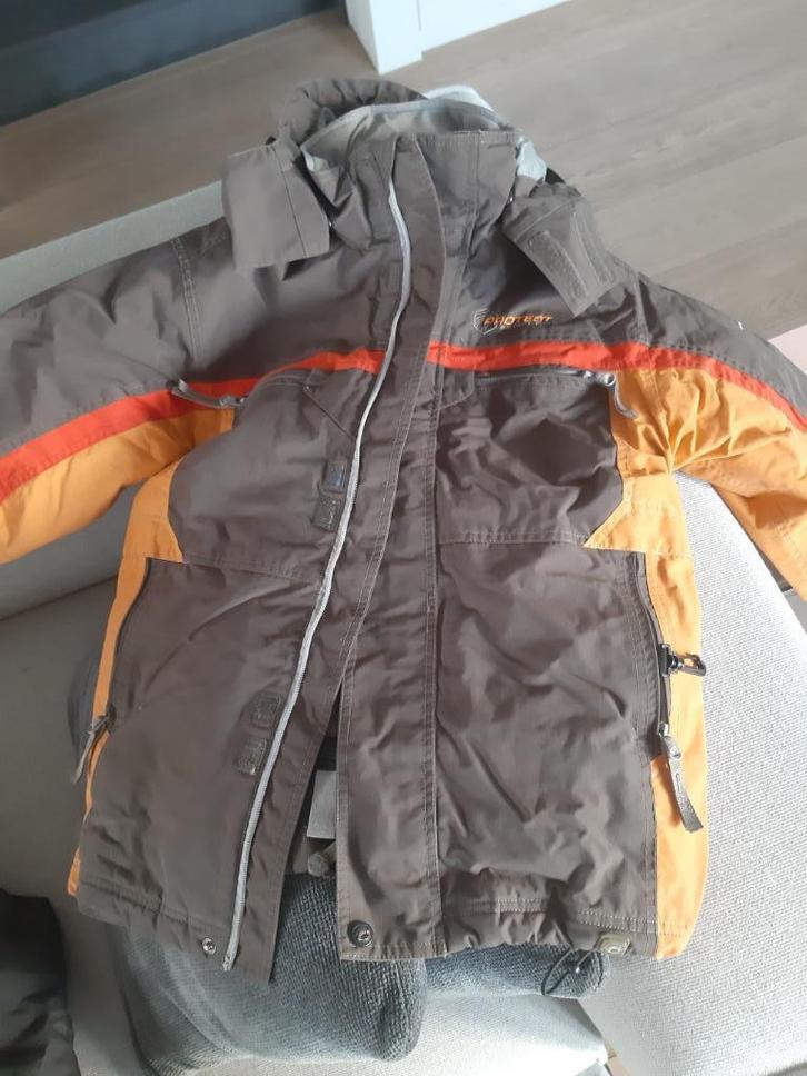 ski jas mt 152 bruin, Kinderen en Baby's, Kinderkleding | Maat 152, Gebruikt, Jongen, Jas, Ophalen