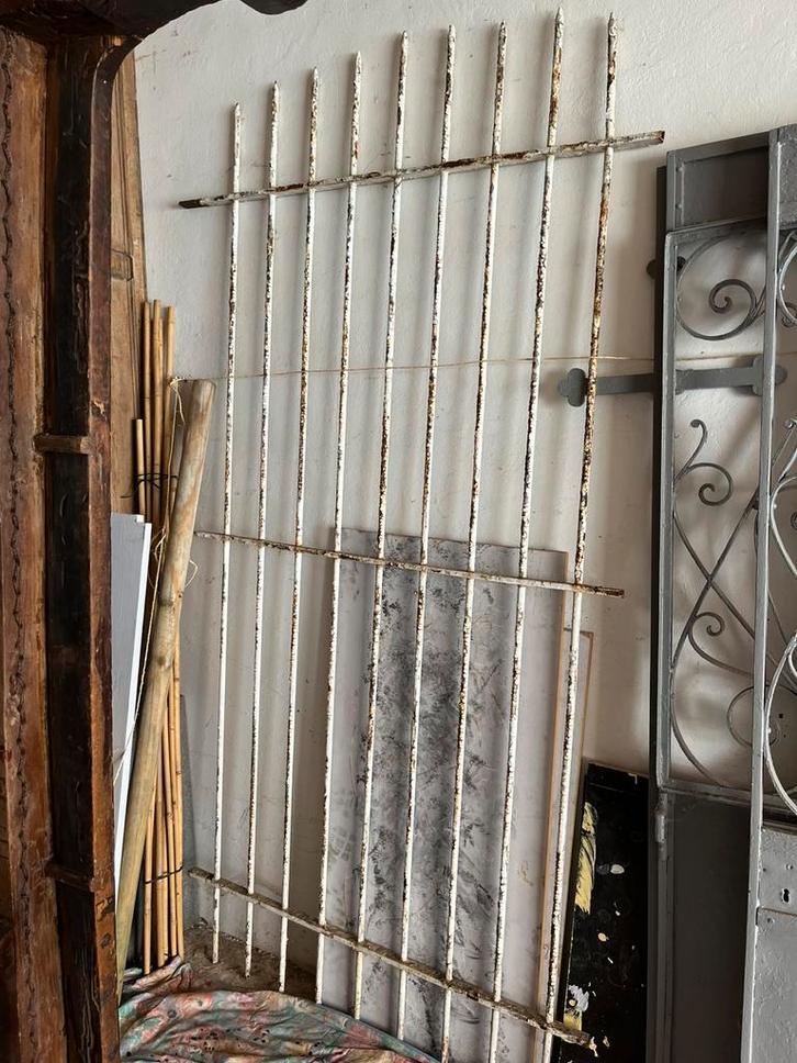 ANTIEK IJZEREN HEK HEKWERK HOOG GOEDE STAAT, Jardin & Terrasse, Clôtures de jardin, Utilisé, Clôture barrée, Fer, Enlèvement