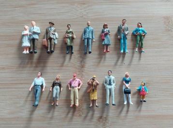 lot 1:15 miniatuurfiguren 1/43 kerstdecoratiekarakters beschikbaar voor biedingen