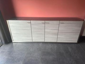 Dressoir kast L 243 cm  x B 48 cm x H 86.5cm beschikbaar voor biedingen