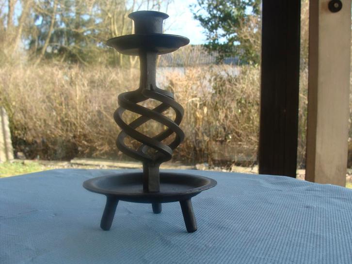 ancien chandelier fer forgé noir, vintage, Antiquités & Art, Antiquités | Bougeoirs, Enlèvement ou Envoi