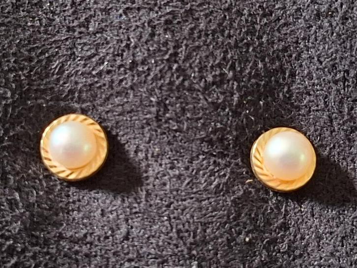 Boucles d'oreilles en or avec perle, Handtassen en Accessoires, Oorbellen, Zo goed als nieuw, Knopjes of Stekers, Goud, Goud, Verzenden