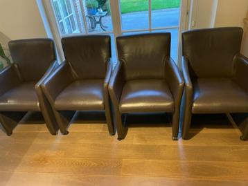 Set  4 lederen eetkamer stoelen beschikbaar voor biedingen