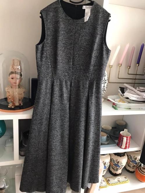 Max Mara : Grijs Wollen Jurk met zijde  (it. 48), Kleding | Dames, Jurken, Zo goed als nieuw, Maat 42/44 (L), Grijs, Onder de knie