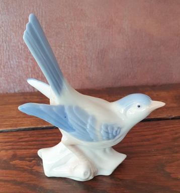 Porseleinen vogelfiguur, handgeschilderd,  vintage beschikbaar voor biedingen