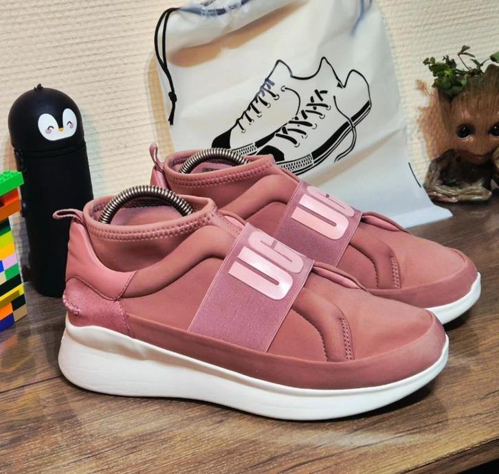 Ugg Neutra sneakers voor dames _ Maat _ 40, Kleding | Dames, Schoenen, Zo goed als nieuw, Sneakers, Roze, Ophalen of Verzenden