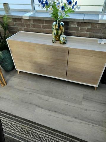 Dressoir  150 €  beschikbaar voor biedingen