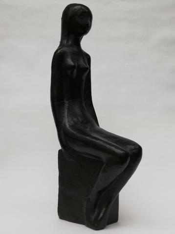 Belle statue en céramique - Dame assise - Amphora - 60s