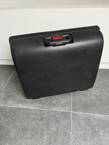 Reiskoffer Carlton beschikbaar voor biedingen