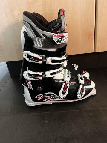 Skischoen Nordica sportmachine Maat 44-45 beschikbaar voor biedingen